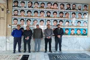 حضور رئیس شبکه بهداشت و درمان بر گلزارشهدای شیخ عبود برای تاکید بر فرهنگ ایثار