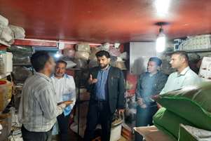 گشت مشترک از عطاری ها با هدف پیشگیری و مبارزه با قاچاق دارو و فرآورده های دارویی در شهرستان بیضا