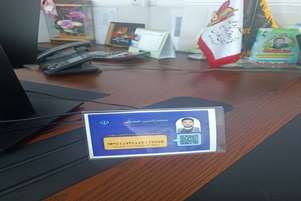 ارتقای شفافیت و تکریم ارباب‌رجوع در شبکه بهداشت و درمان بیضا با نصب کارت‌های شناسایی و کد شناسایی سنجش رضایت