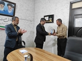 تجلیل از کارمندان نمومه در شبکه بهداشت و درمان بیضا