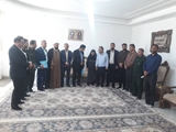 دیدار رئیس شبکه بهداشت و درمان و مسئولان شهرستان با خانواده‌های معظم شهدا به مناسبت هفته دفاع مقدس
